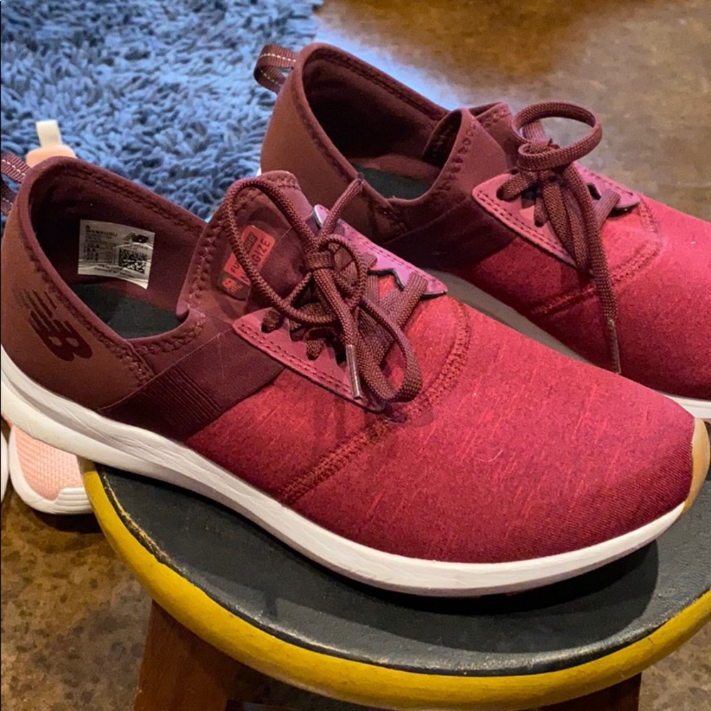 New balance tennis shoes